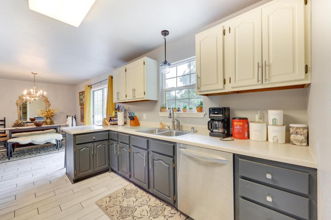 Peaceful Rogers Home Near Beaver Lake! Ngoại thất bức ảnh